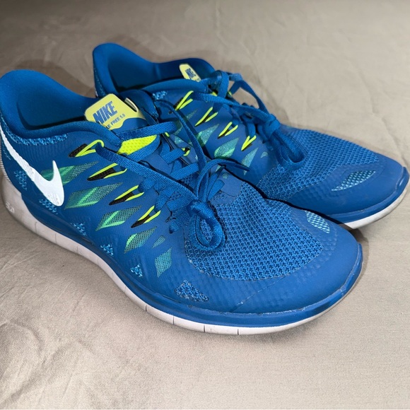 Men’s Nike Free 5.0 Running Shoes - Picture 1 of 6